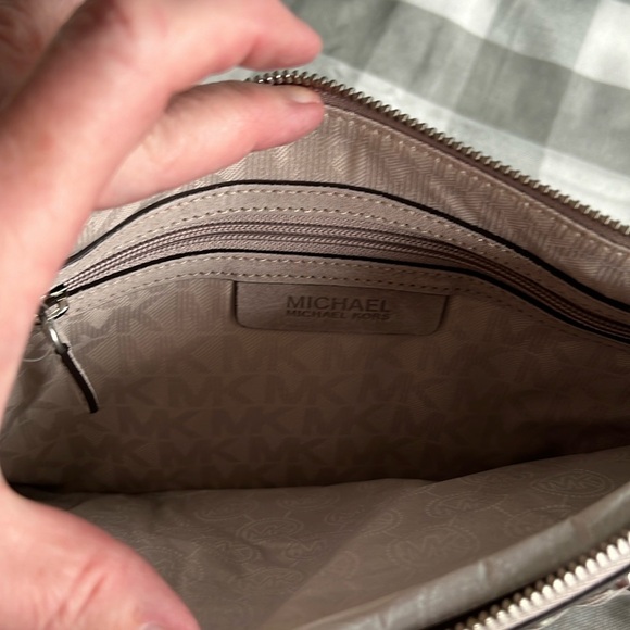 Michael Kors Zip Clutch - Picture 5 of 8